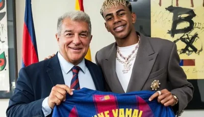 لامين يامال يتسلم الرقم 10 في برشلونة