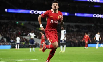 لويس دياز يصل إلى ألمانيا لإجراء الفحوصات الطبية والانضمام إلى بايرن ميونيخ