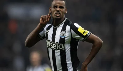 لاعب ليفربول يضع شرطًا لتجديد عقده مع الفريق