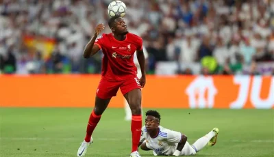 كوناتي يرفض عرضين لتجديد عقده مع ليفربول