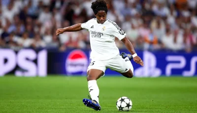 رسالة مبطنة.. أنشيلوتي يشجع إندريك على ترك ريال مدريد