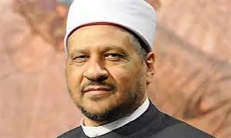 دكتور مجدي عاشور يشرح حكم تطهير القدم المصابة بفطريات أثناء الوضوء