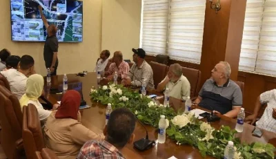 محافظ بورسعيد يقدم عرضاً حول تنفيذ عمليات إزالة التعديات على ممتلكات الدولة