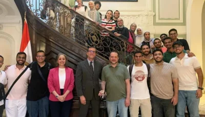 طلاب مصريون يحققون الفوز في مسابقة بريطانية لتكنولوجيا السيارات الذكية