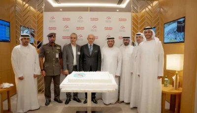 «مطار الشارقة» و«العربية» يحتفلان بإطلاق رحلات إلى دمشق
