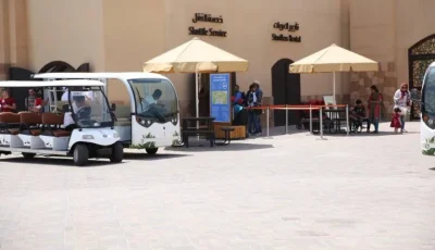 خدمات نقل مجانية لزوار حديقة الحيوانات في العين
