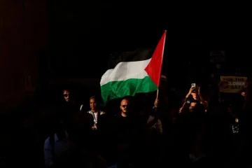 فرنسا و14 دولة غربية تشدد على ضرورة اعتراف الدول الأخرى بفلسطين كدولة.