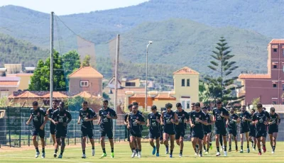 الأهلي يجري تدريبات مزدوجة في معسكر تونس.. ومناقشة بين ريبيرو واللاعبين