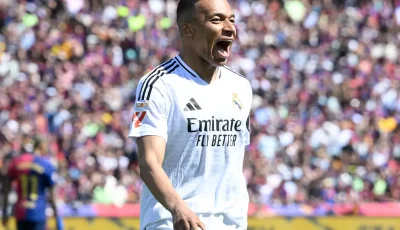 مبابي يرتدي الرقم 10 في ريال مدريد
