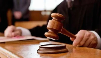 موظف يرفض دفع إيجار سكنه من الشركة