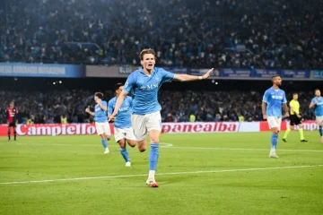 نابولي يضع عينه على ثلاثي الدوري الإنجليزي مع ارتباطهم بلاعبين من ليفربول