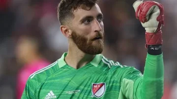 اللاعب الأمريكي “مات تيرنر” ينتقل من نادي “نوتنجهام” الإنجليزي إلى “ليون” الفرنسي.