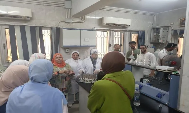 لتعزيز الجانب العملي والتطبيقي.. “مياه الفيوم” تستضيف طلاب كلية الزراعة