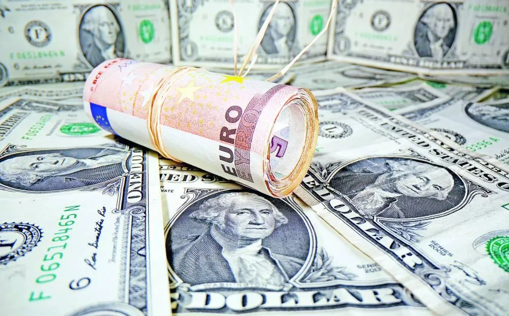 ارتفاع الدولار عقب فرض ترامب لرسوم جمركية جديدة