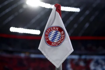 لاعب بايرن ميونخ يُعلن عن وفاة ابنه.