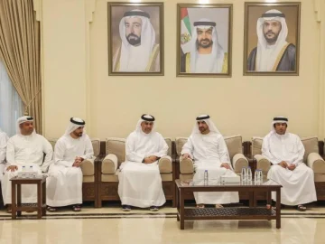 عبدالله بن سالم والوجهاء يقدمون تعازيهم في وفاة سالم المقرب