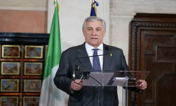 وزير خارجية إيطاليا يعلن تأييد بلاده للسلطة الفلسطينية