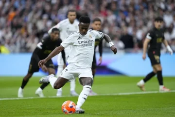 فينيسيوس يحدد شرطًا صعبًا لتجديد عقده مع ريال مدريد